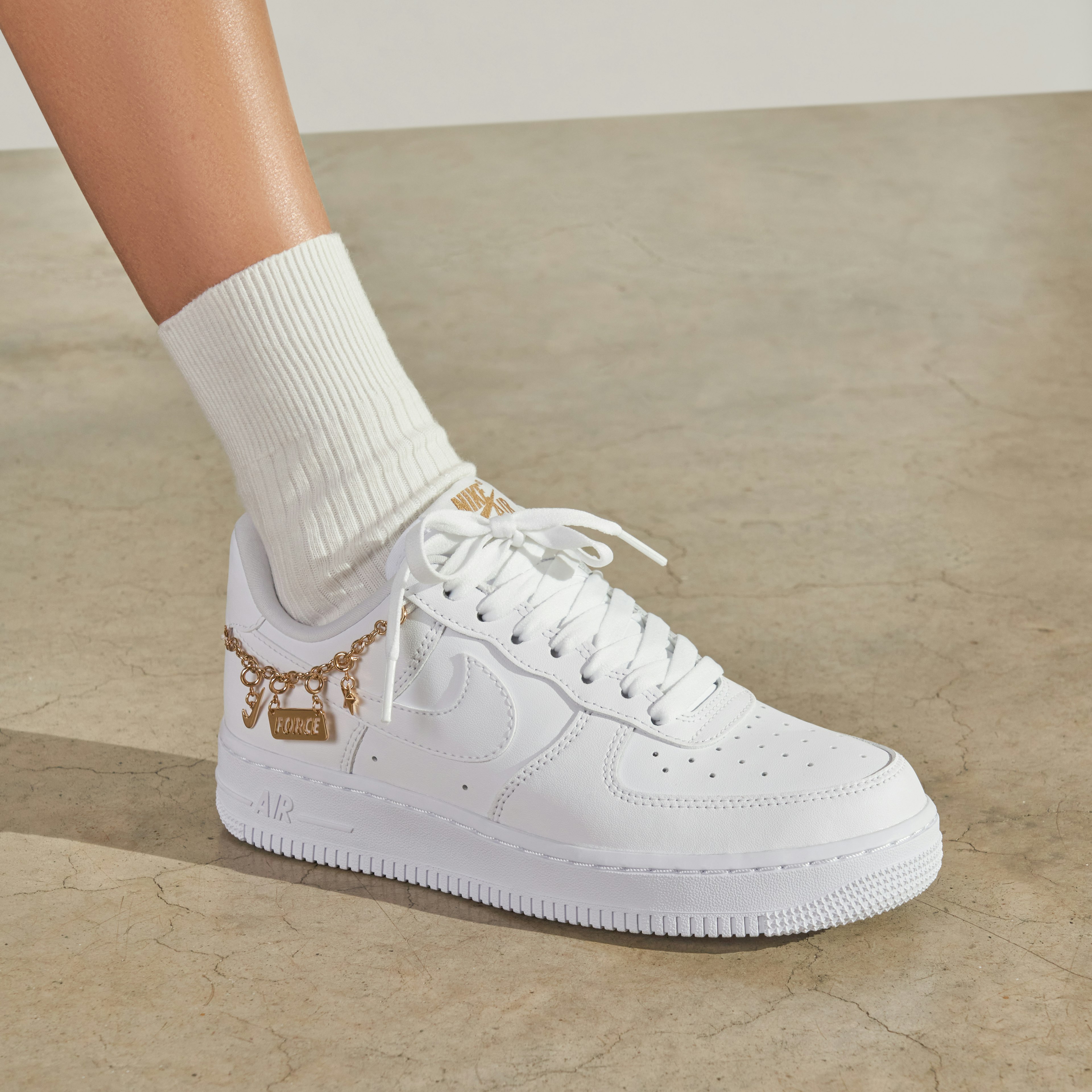 Nike Air Force 1 07 LX Lucky Charm für Damen
