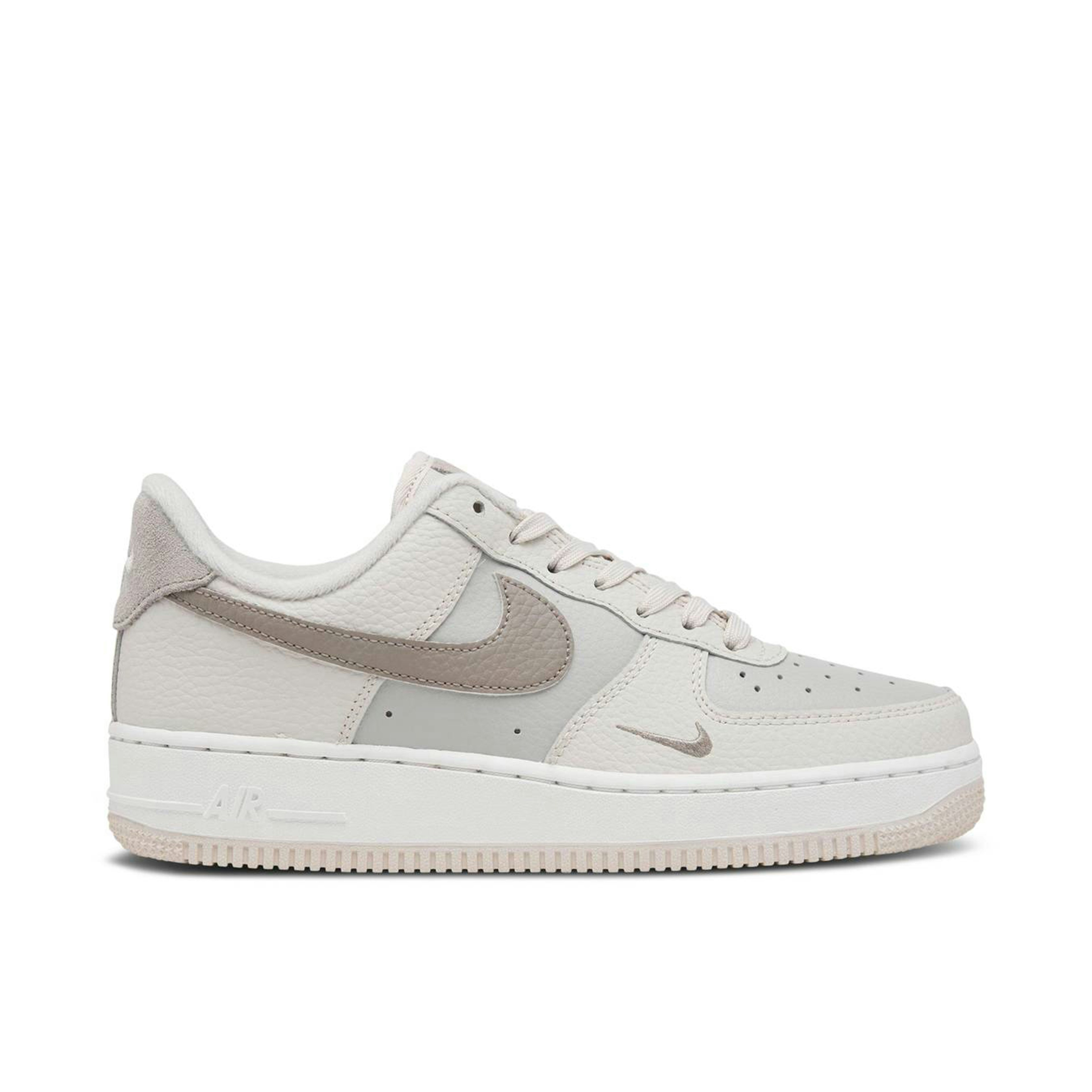 Nike Air Force 1 Low 07 Moon Fossil für Damen