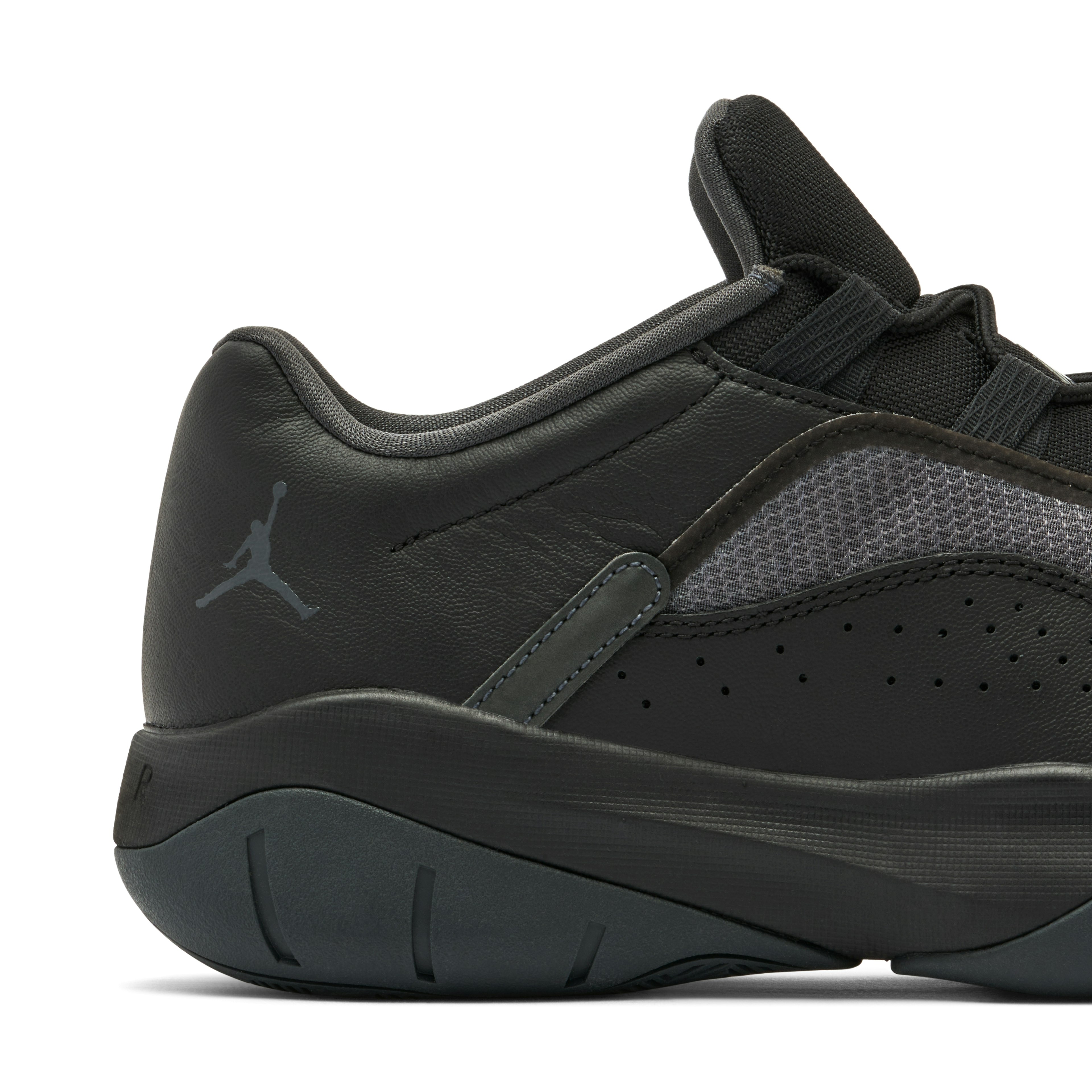Air Jordan 11 CMFT Low Black Anthracite