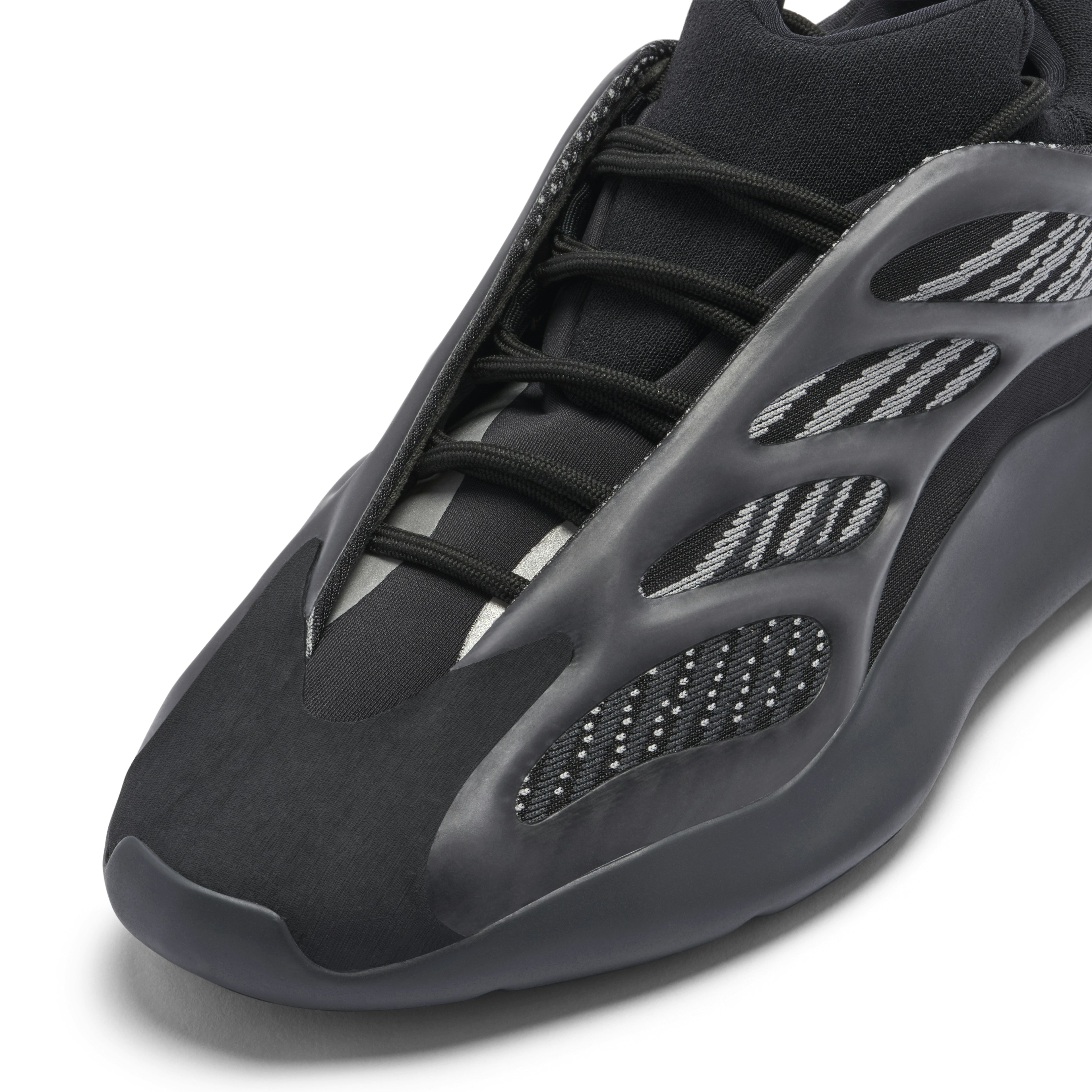 Yeezy 700 v3 Alvah