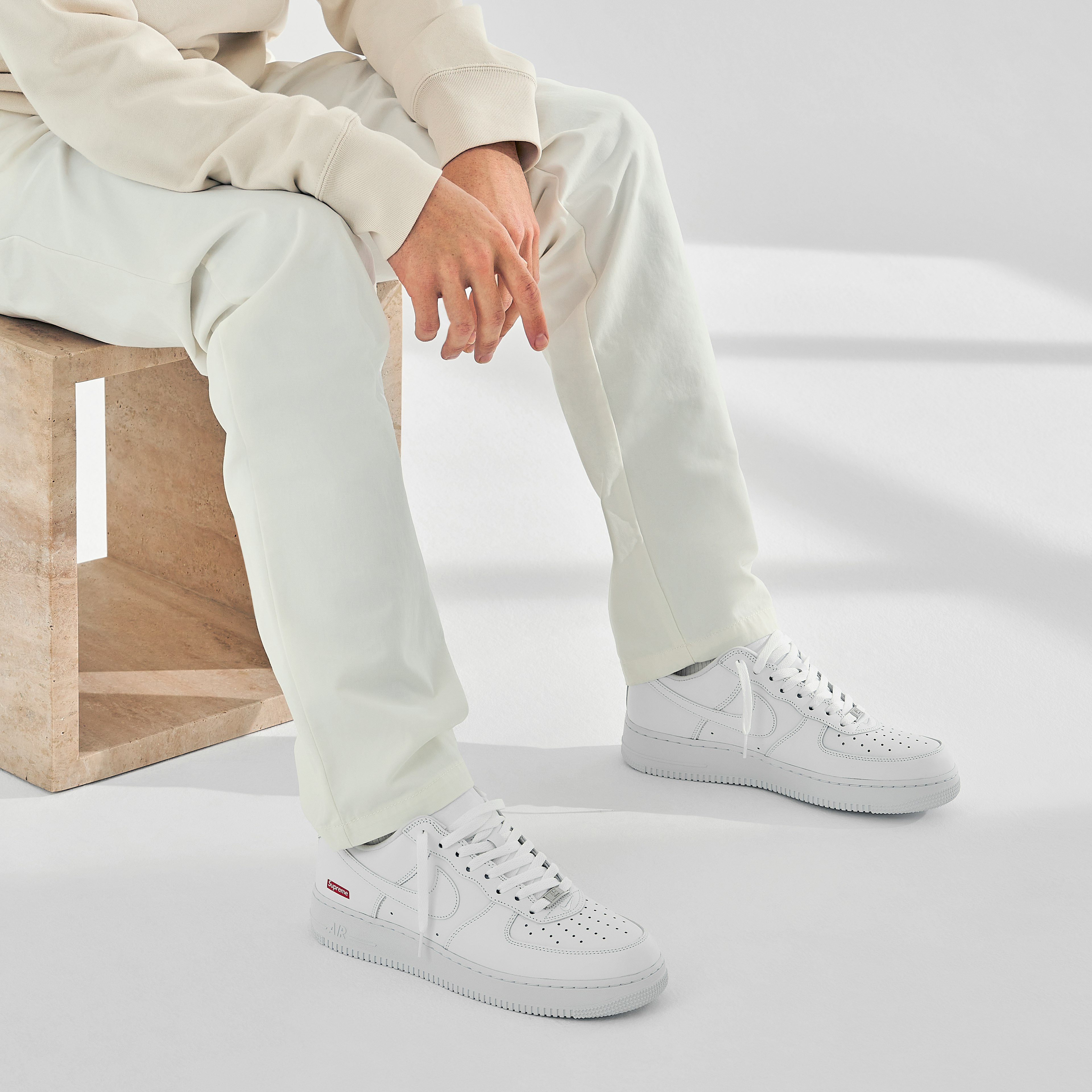 Nike Air Force 1 Low Supreme White