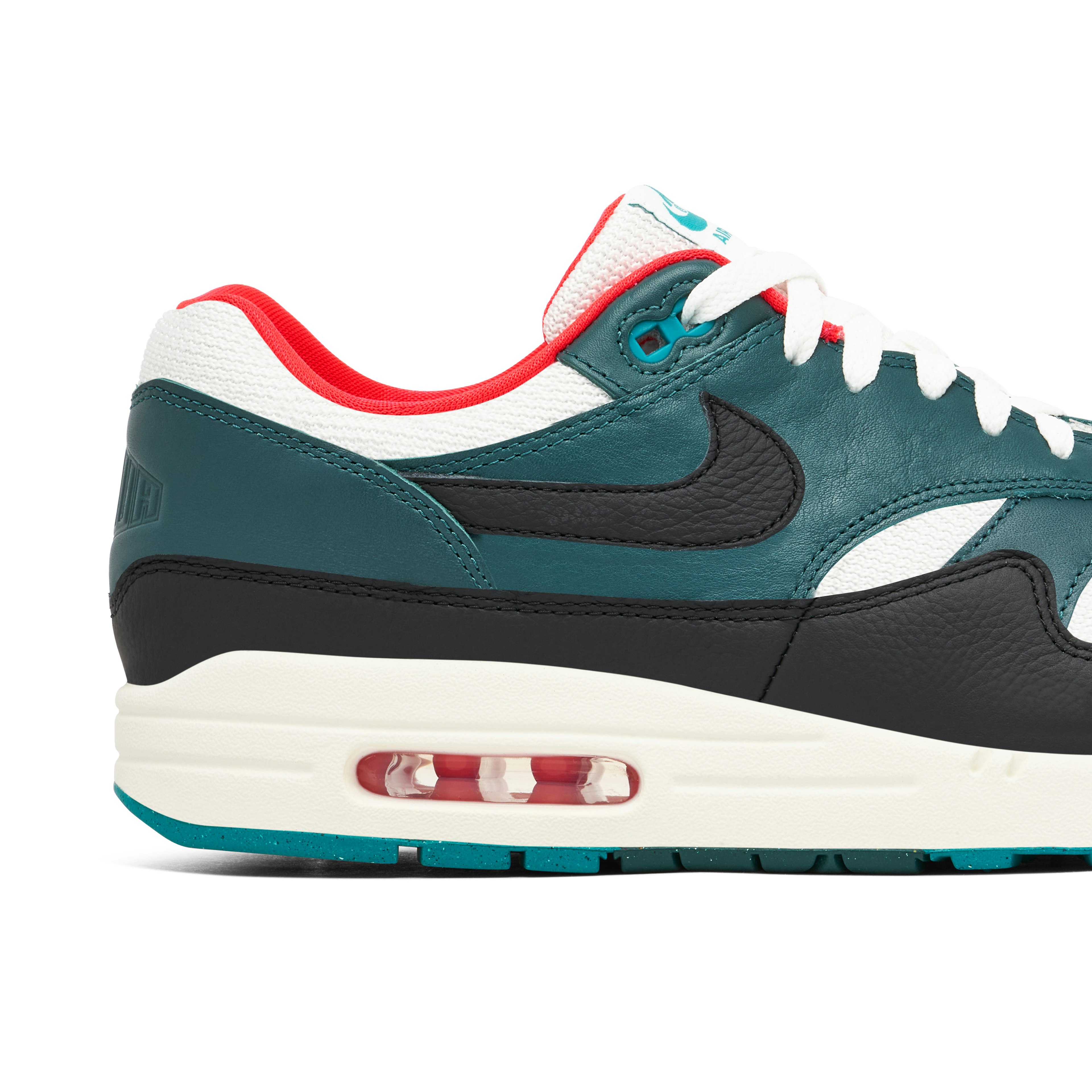Nike Air Max 1 x Lebron Liverpool