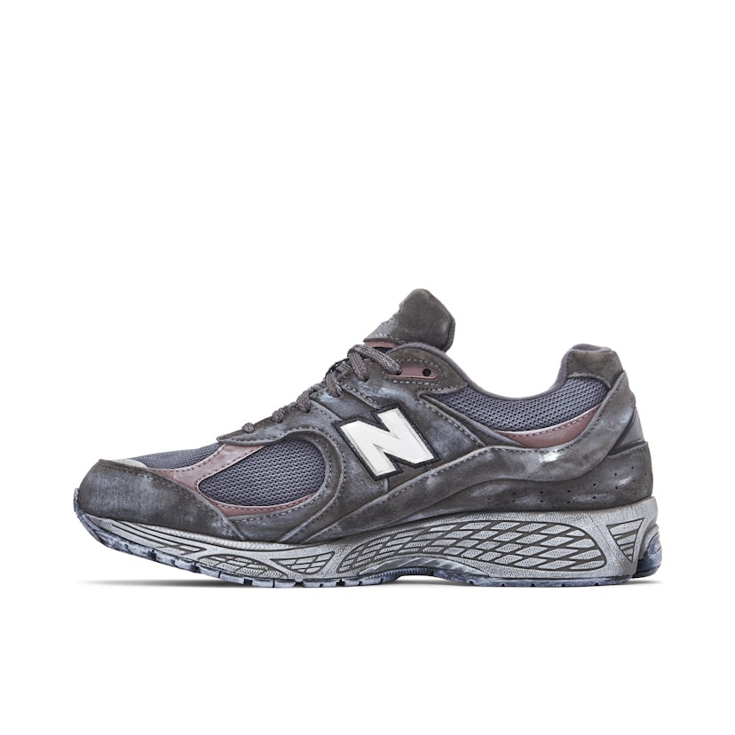 new balance unisex gore tex navy grey 2002r trainers