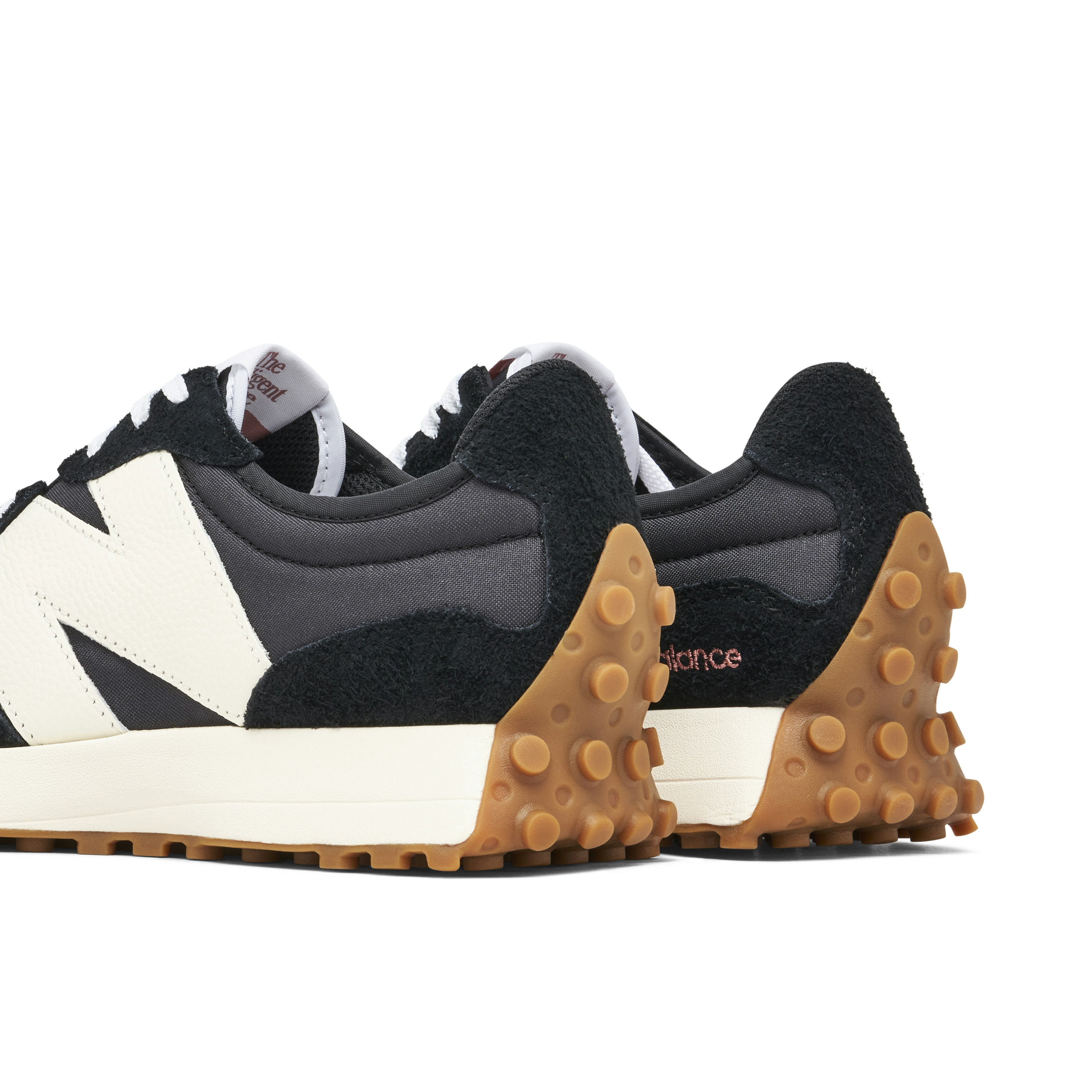 New Balance 327 Black White Gum für Damen
