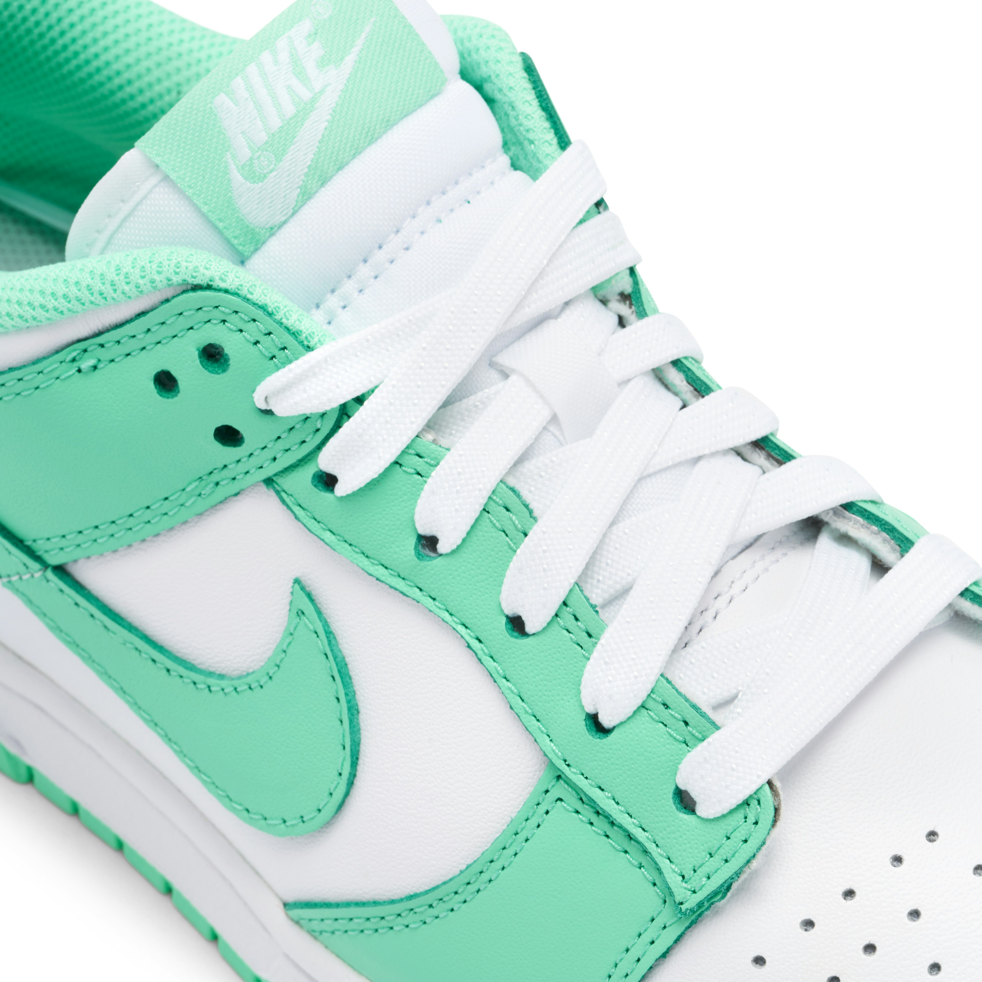 Nike Dunk Low Green Glow Femme