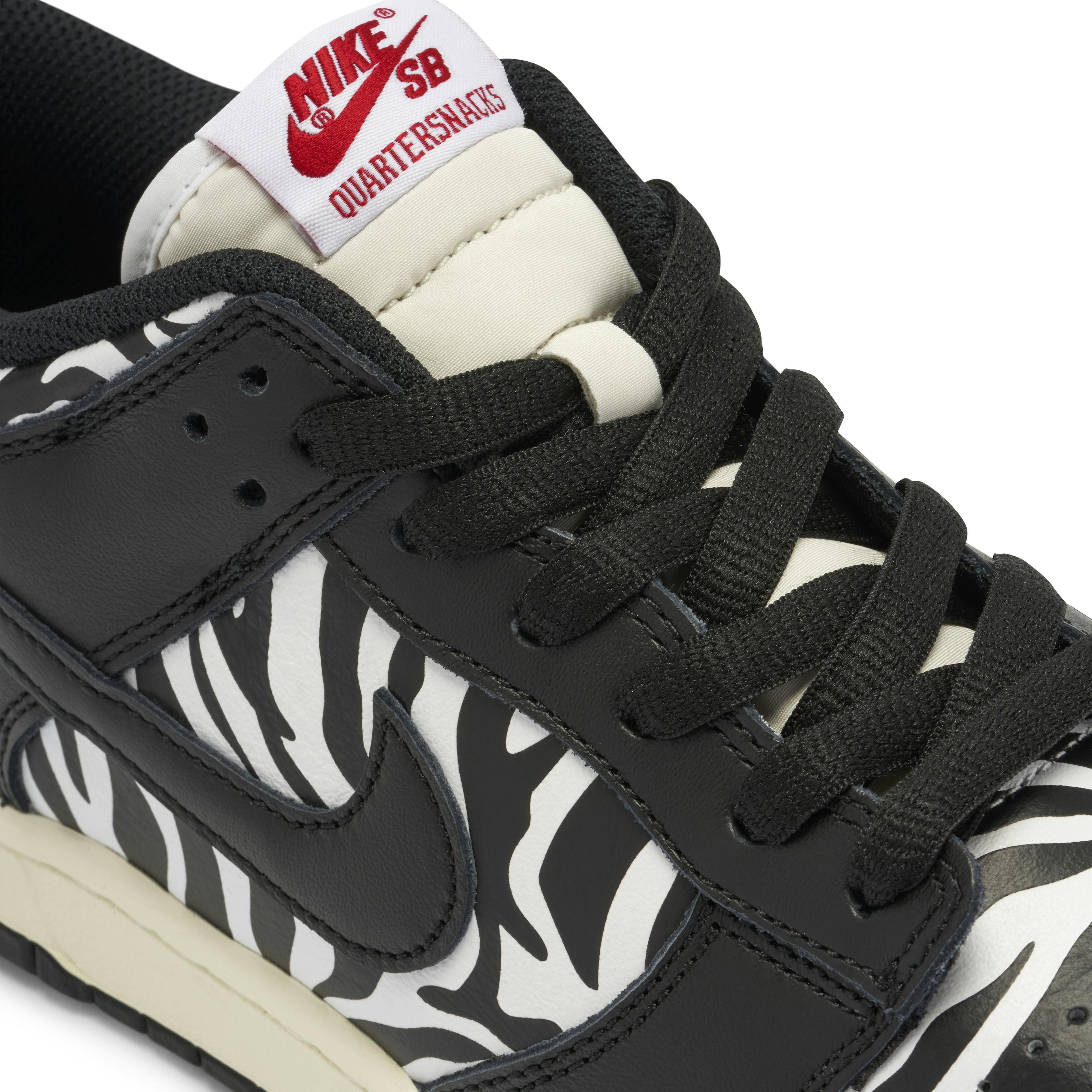 Nike SB Dunk Low OG QS Quartersnacks Zebra