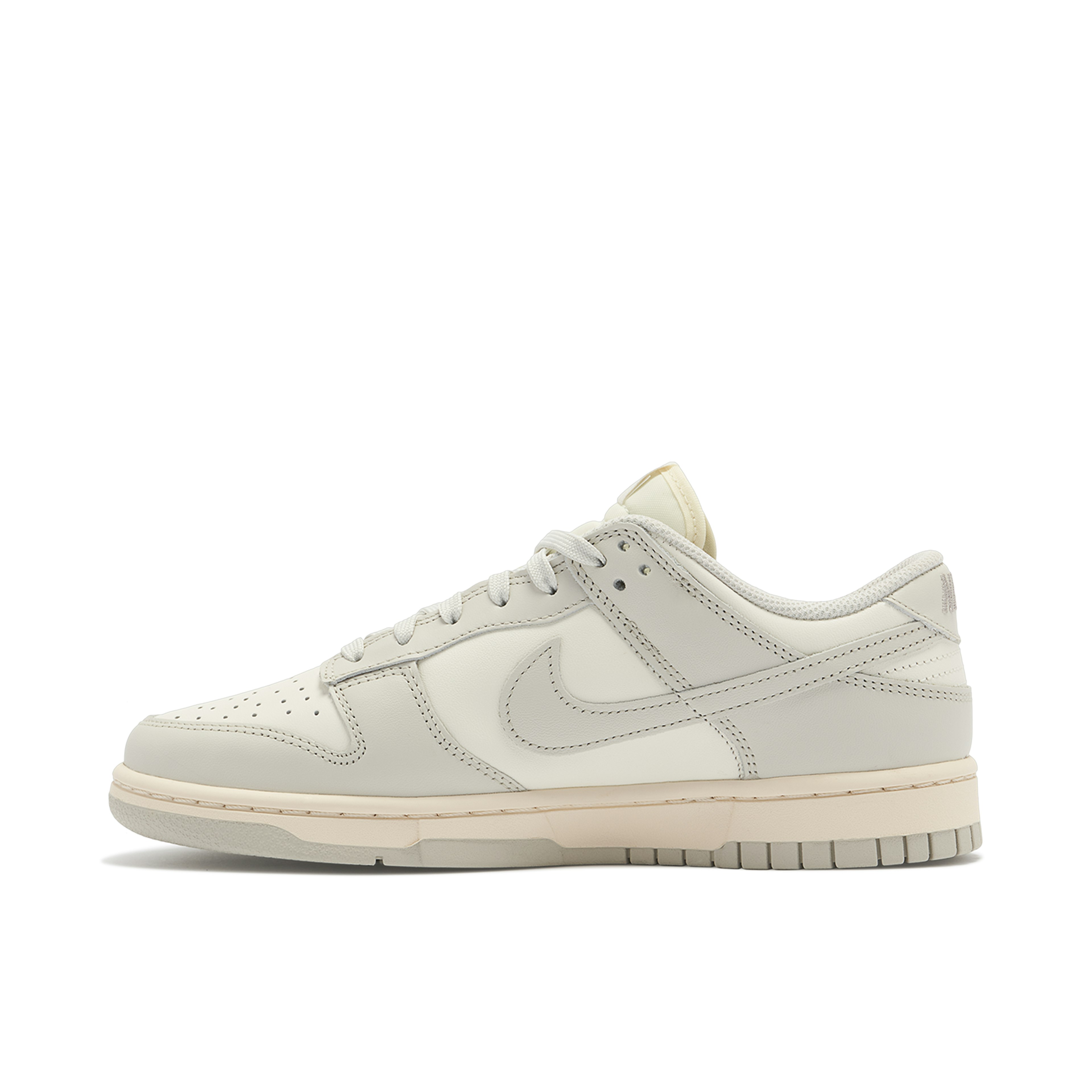 Nike Dunk Low Light Bone für Damen