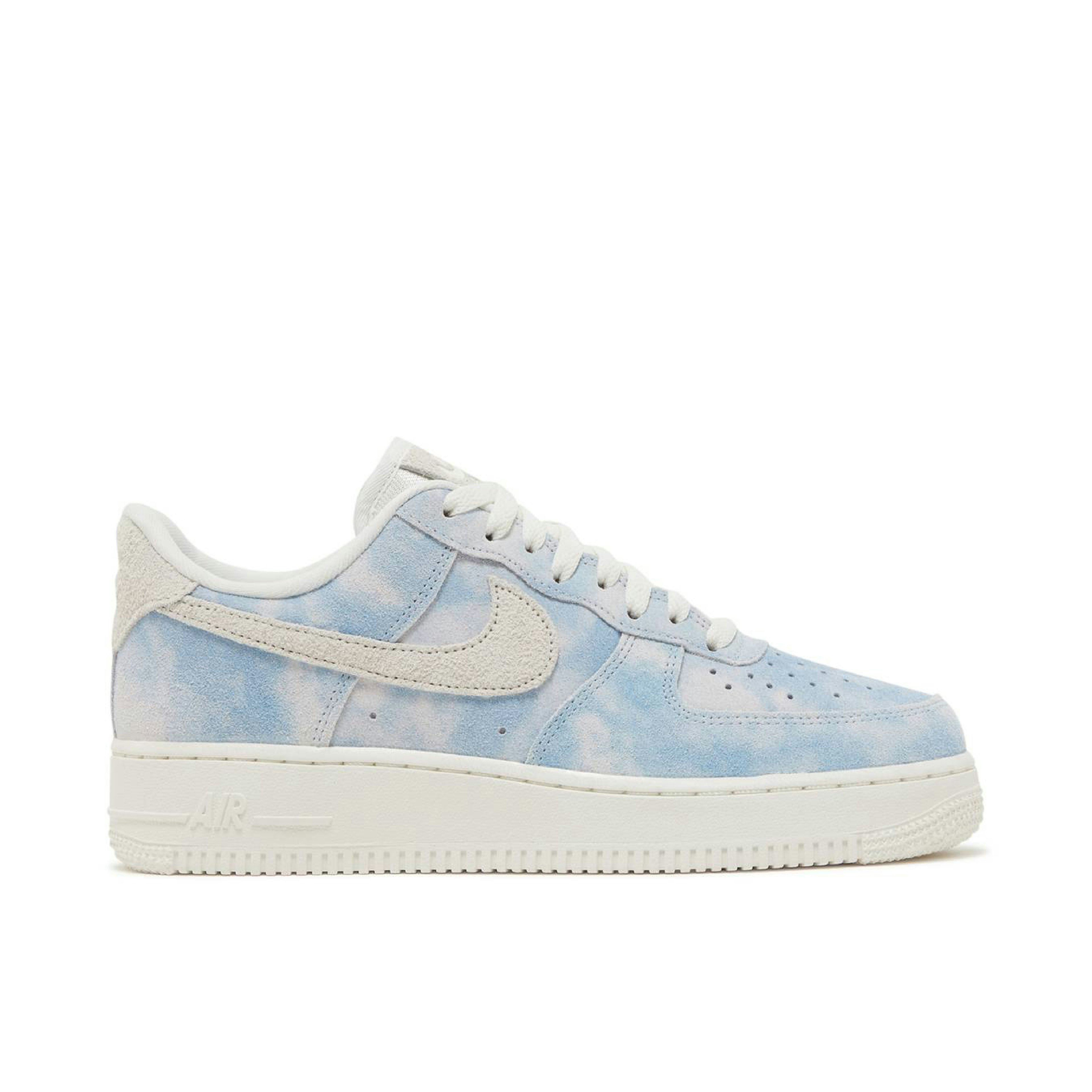 Nike Air Force 1 '07 SE Clouds
