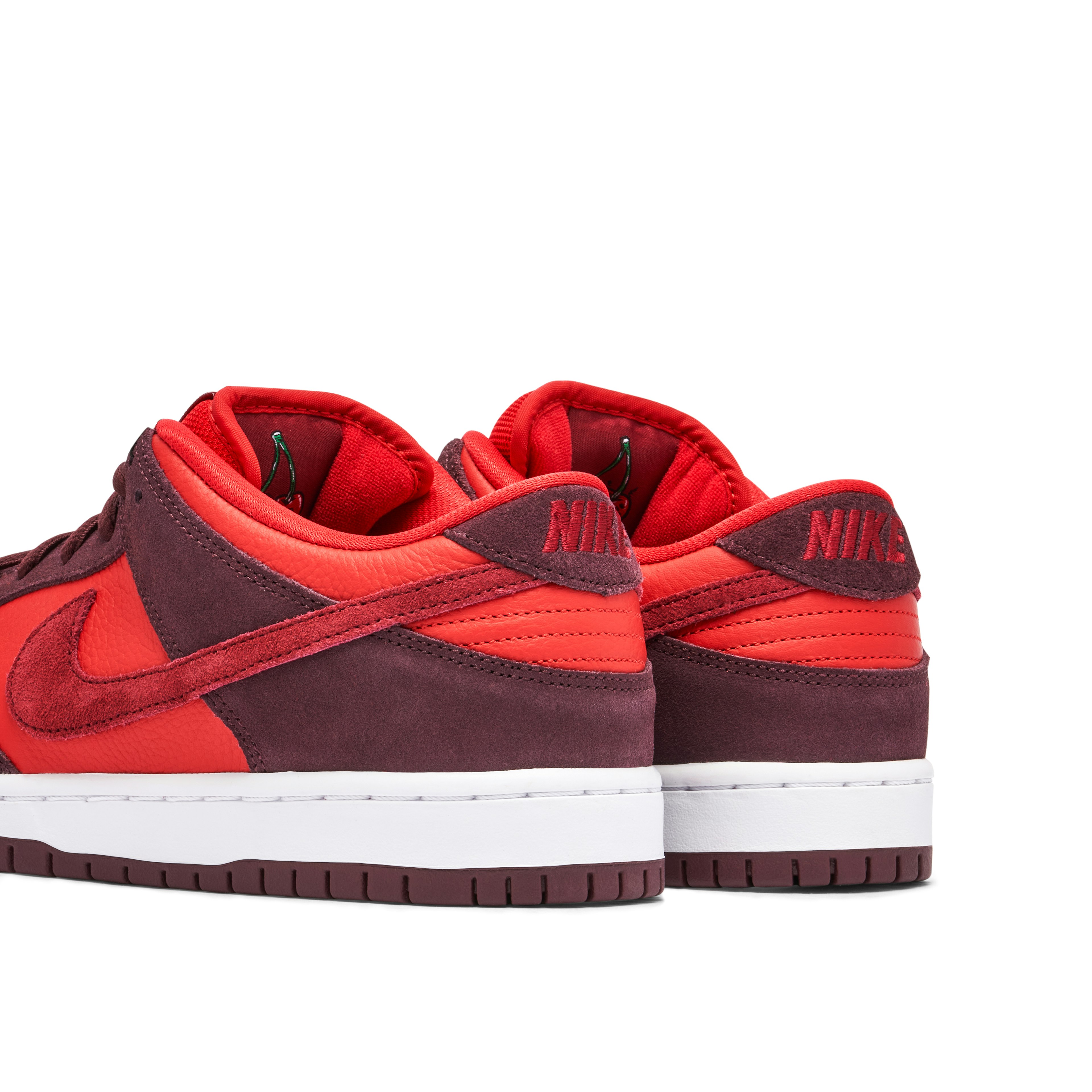 Nike SB Dunk Low Cherry