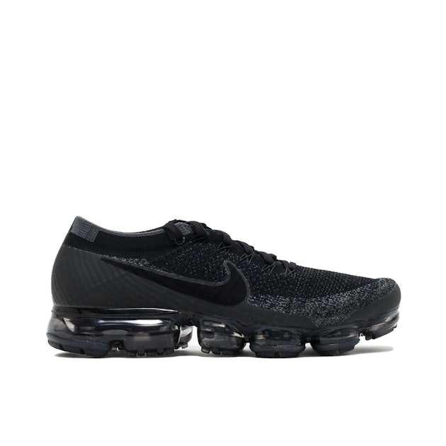 vapormax laceless triple black