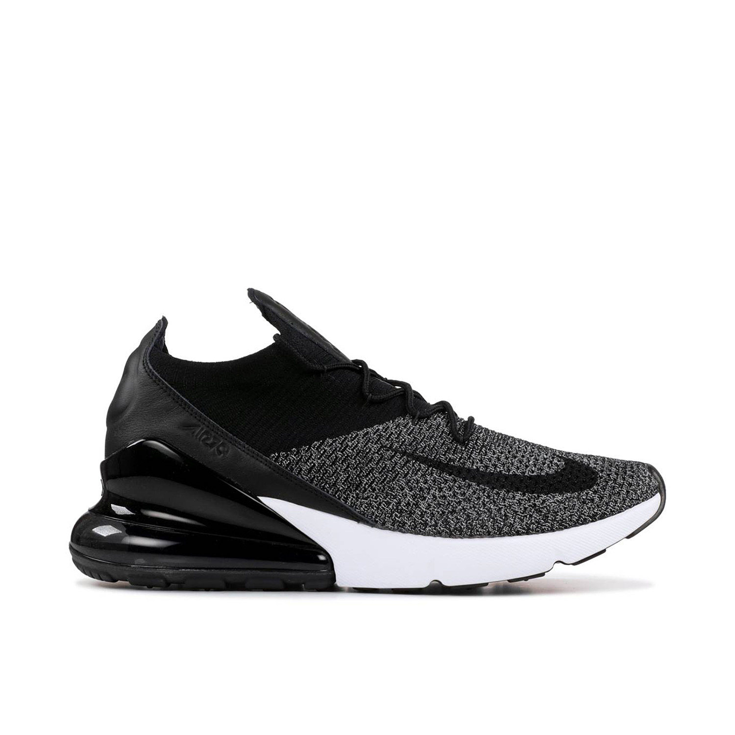 Nike shops air max 270 black oreo