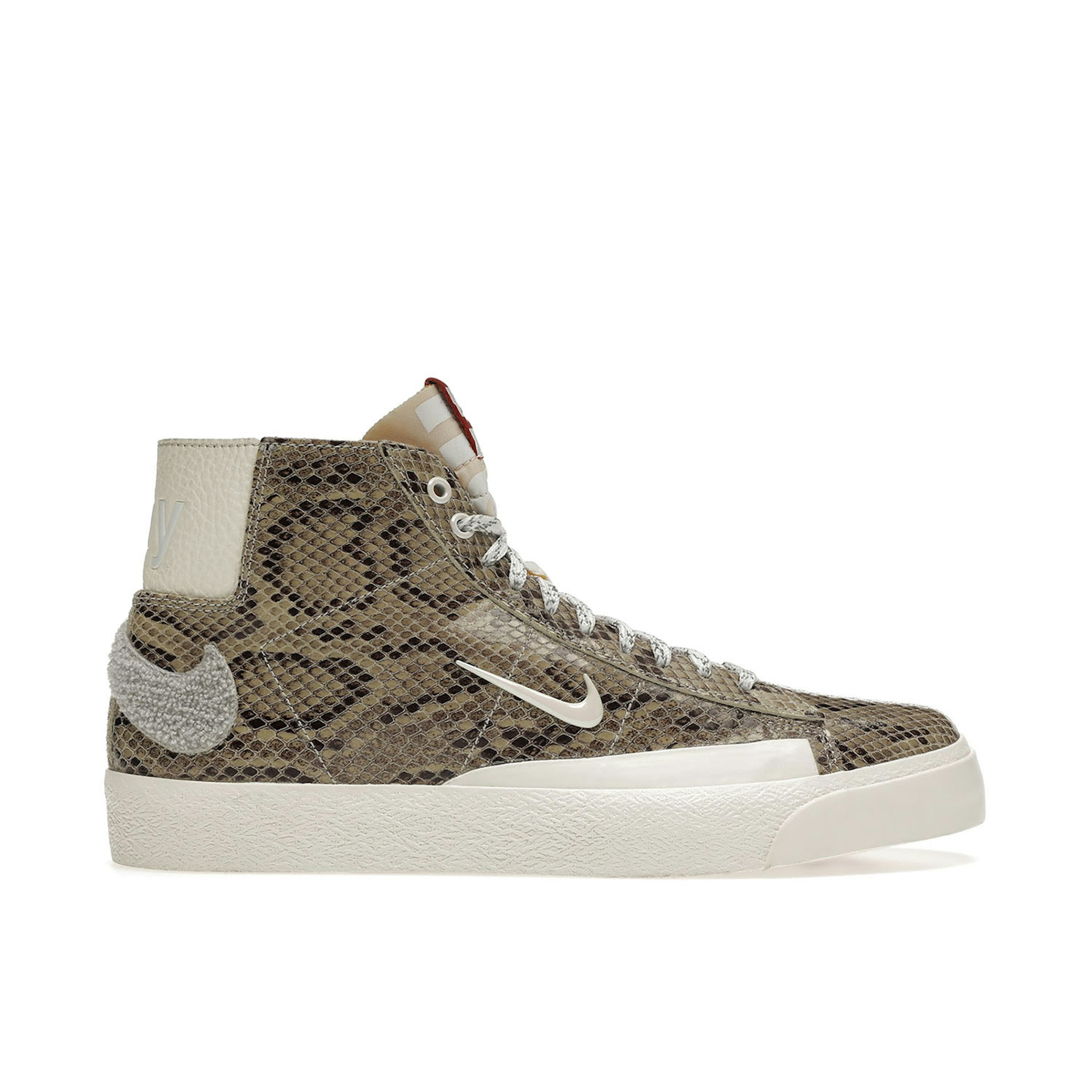 Soulland x Nike SB Blazer Mid FRI.day 03