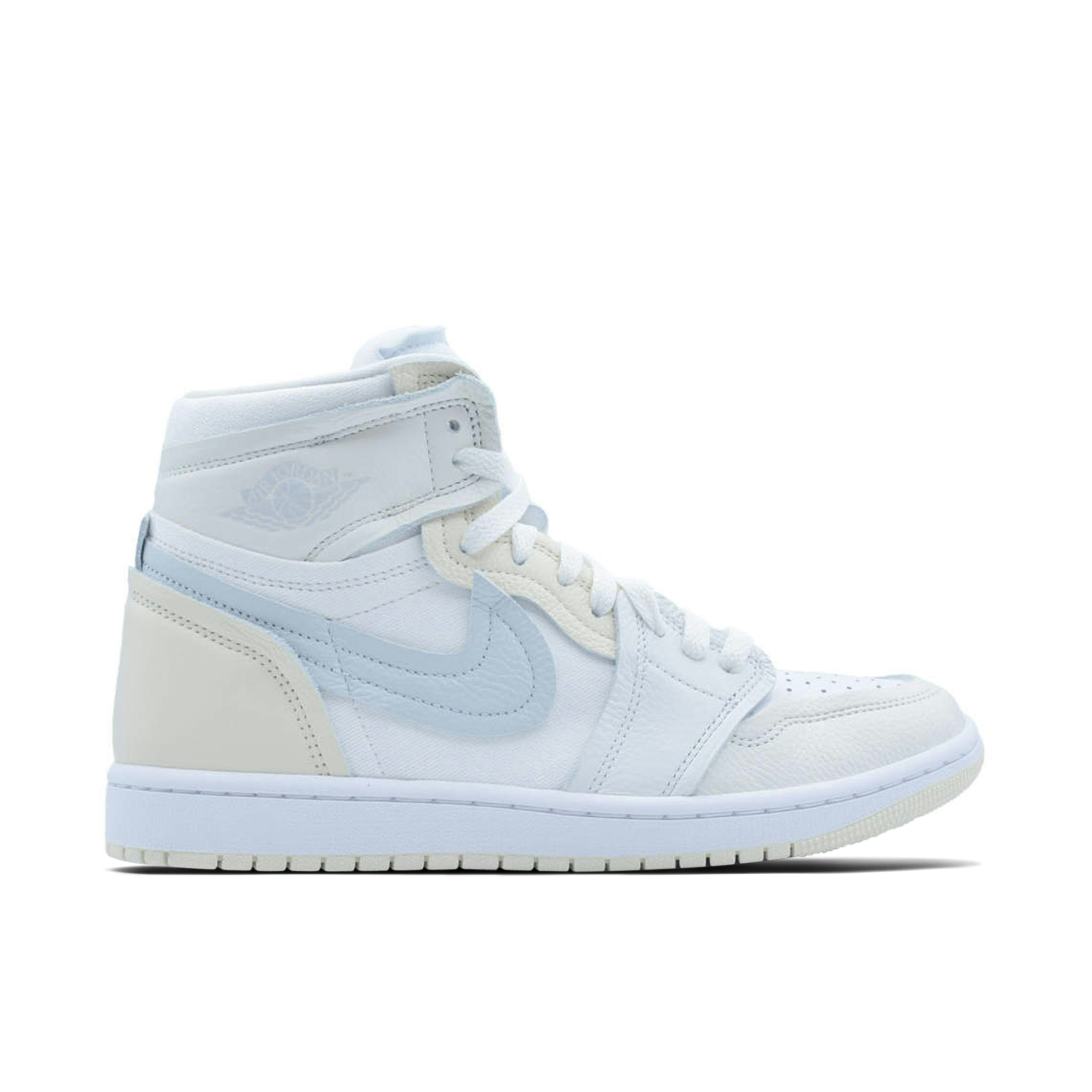 Air Peep The Pink Detailing On This Latest Air Jordan 1 Mid MM Coconut Milk Damen