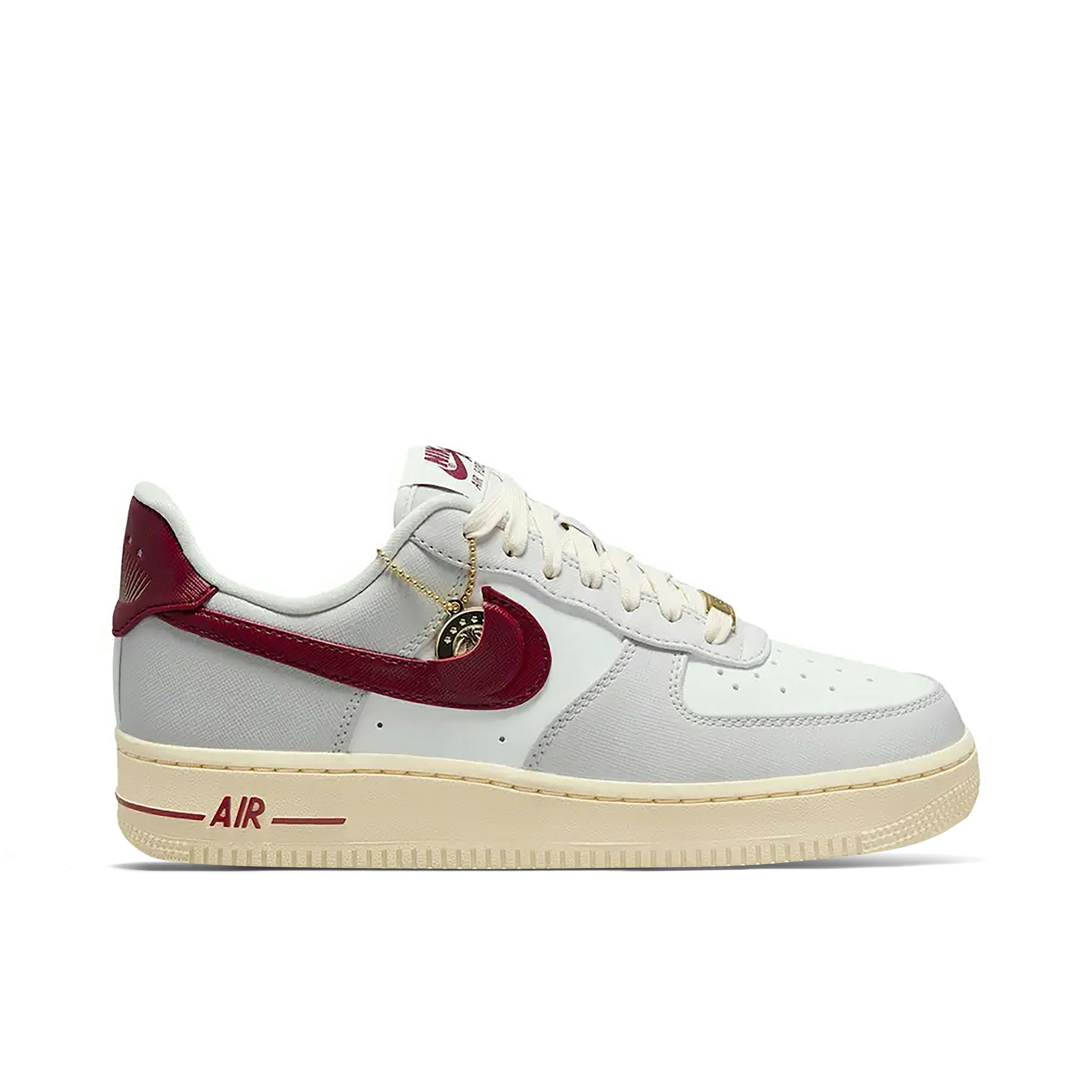 Nike Air Force 1 Low Gold Hang Tag White Red für Damen