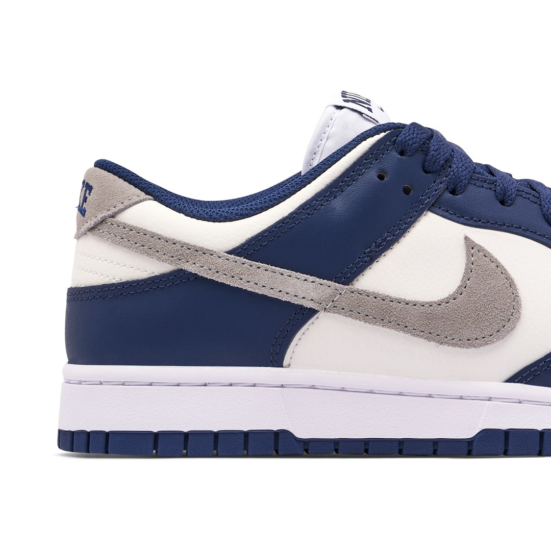 dunk navy white