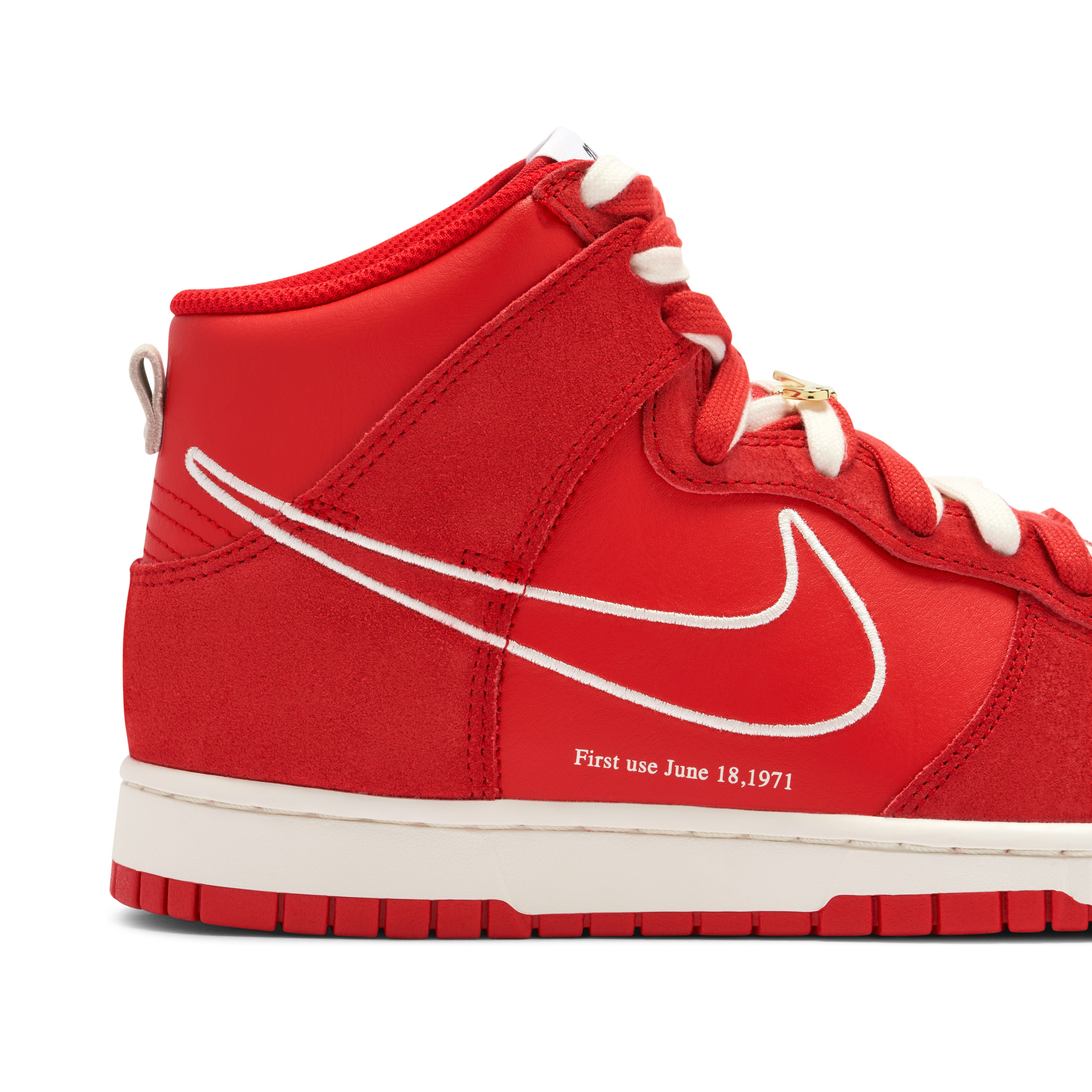 Nike Dunk High SE First Use Pack University Red