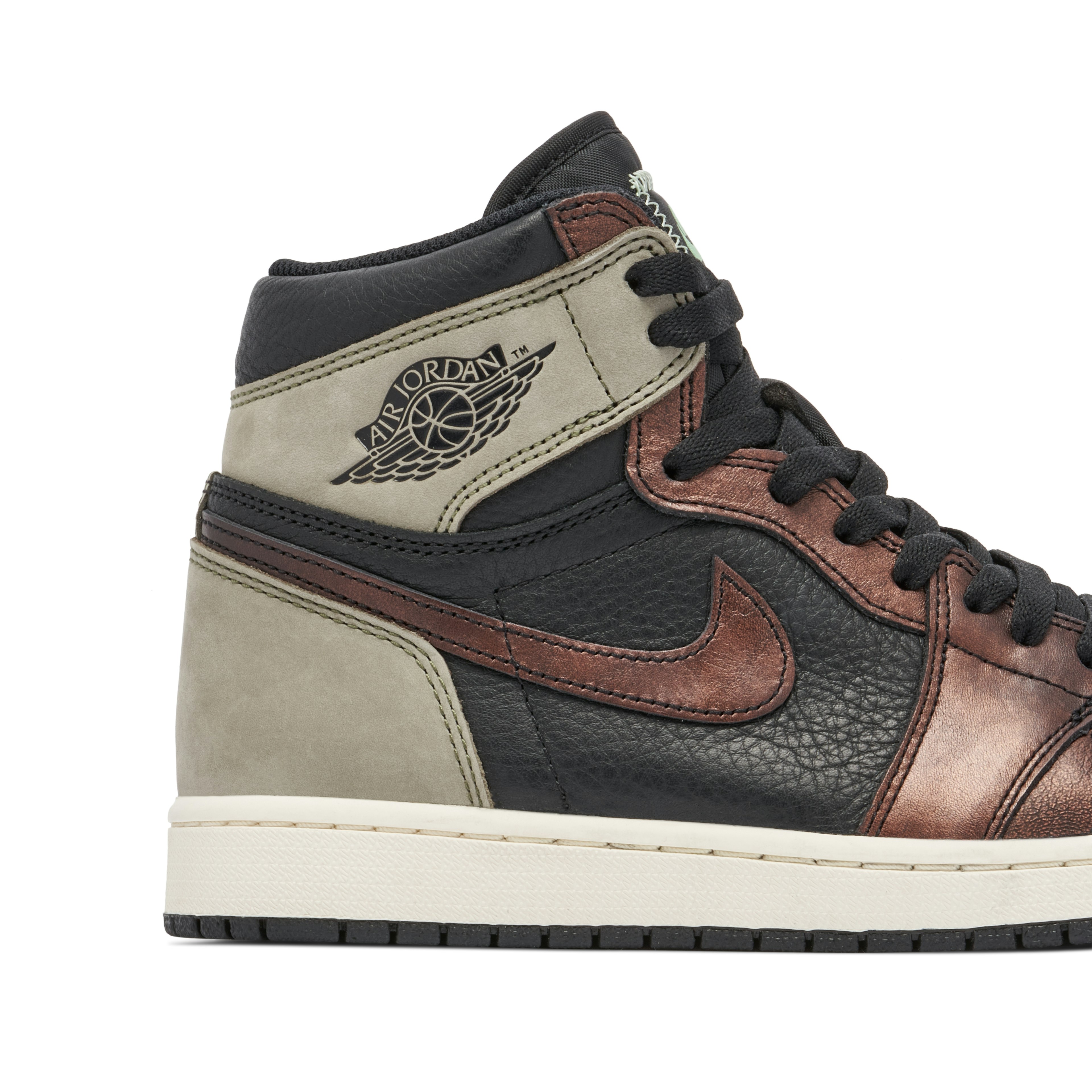 Air Jordan 1 Retro High OG Patina