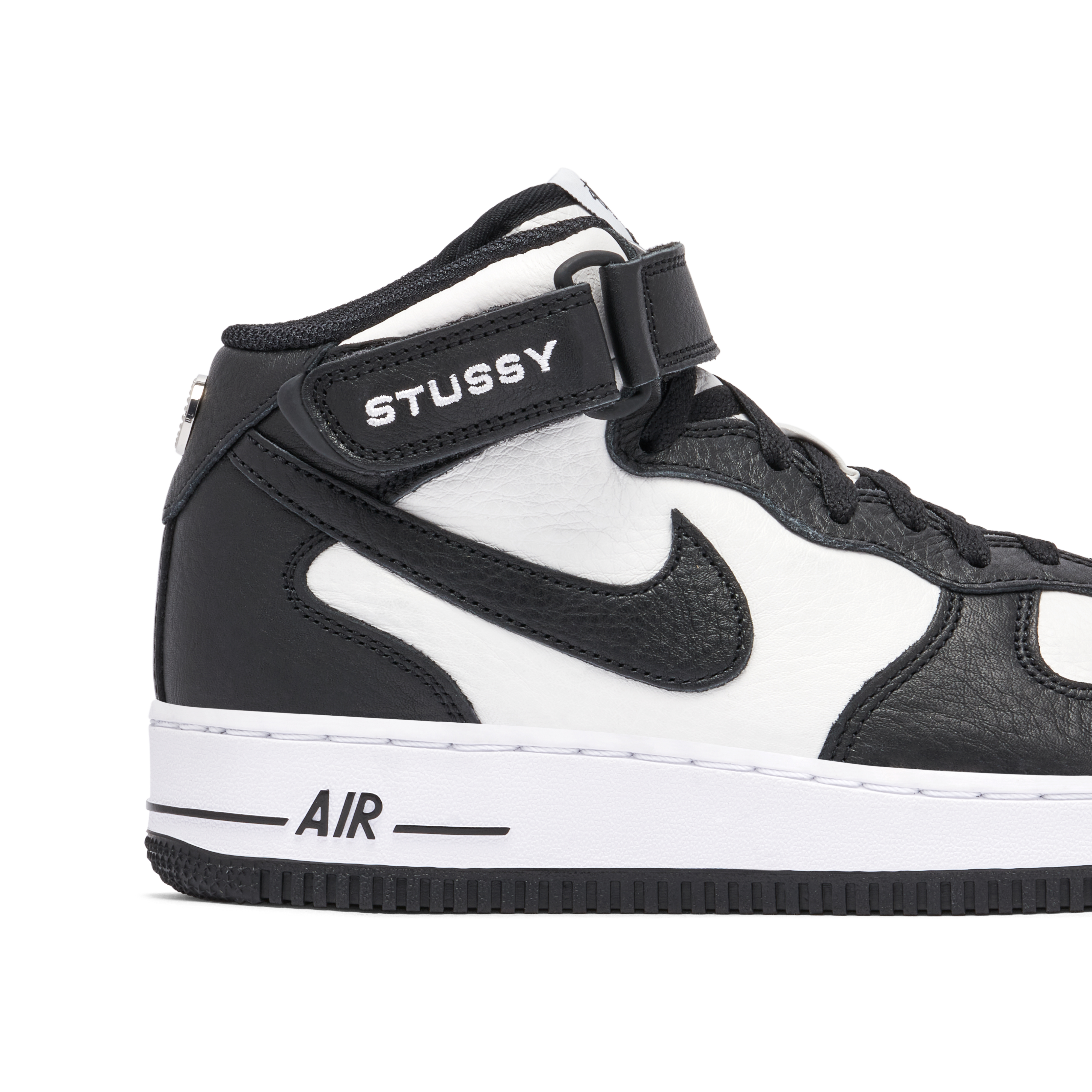 Nike air force black and white high tops on sale