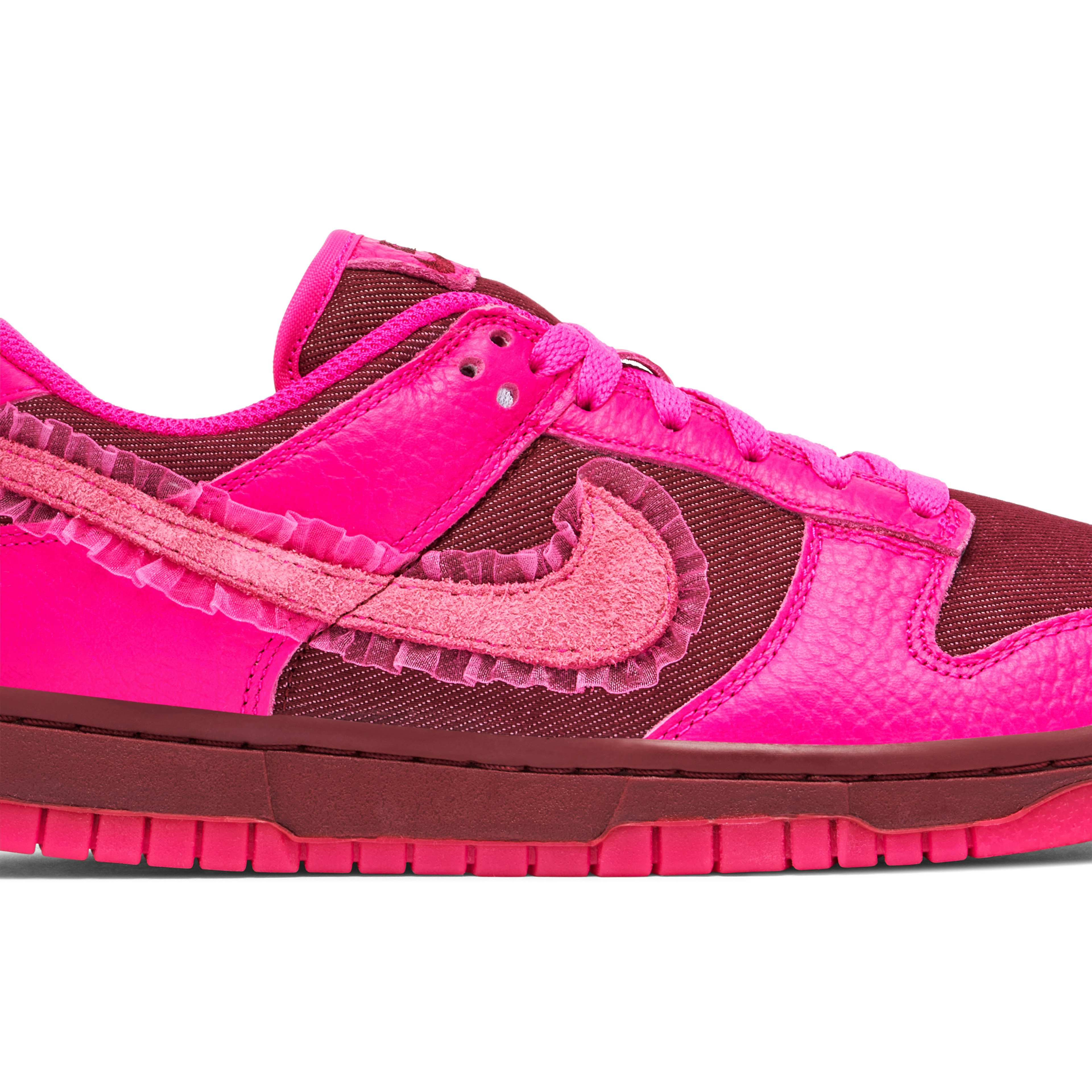 Nike Dunk Low Valentines Day Femme