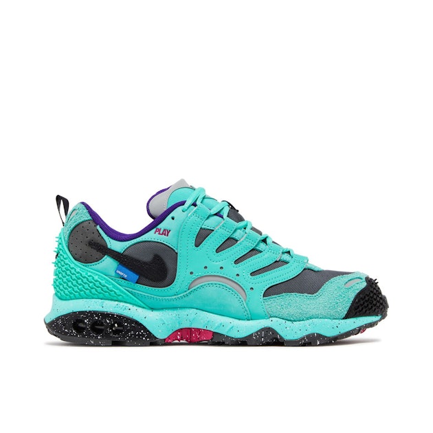 Nike Air Terra Humara Undefeated Light Menta FN7546-301 Laced