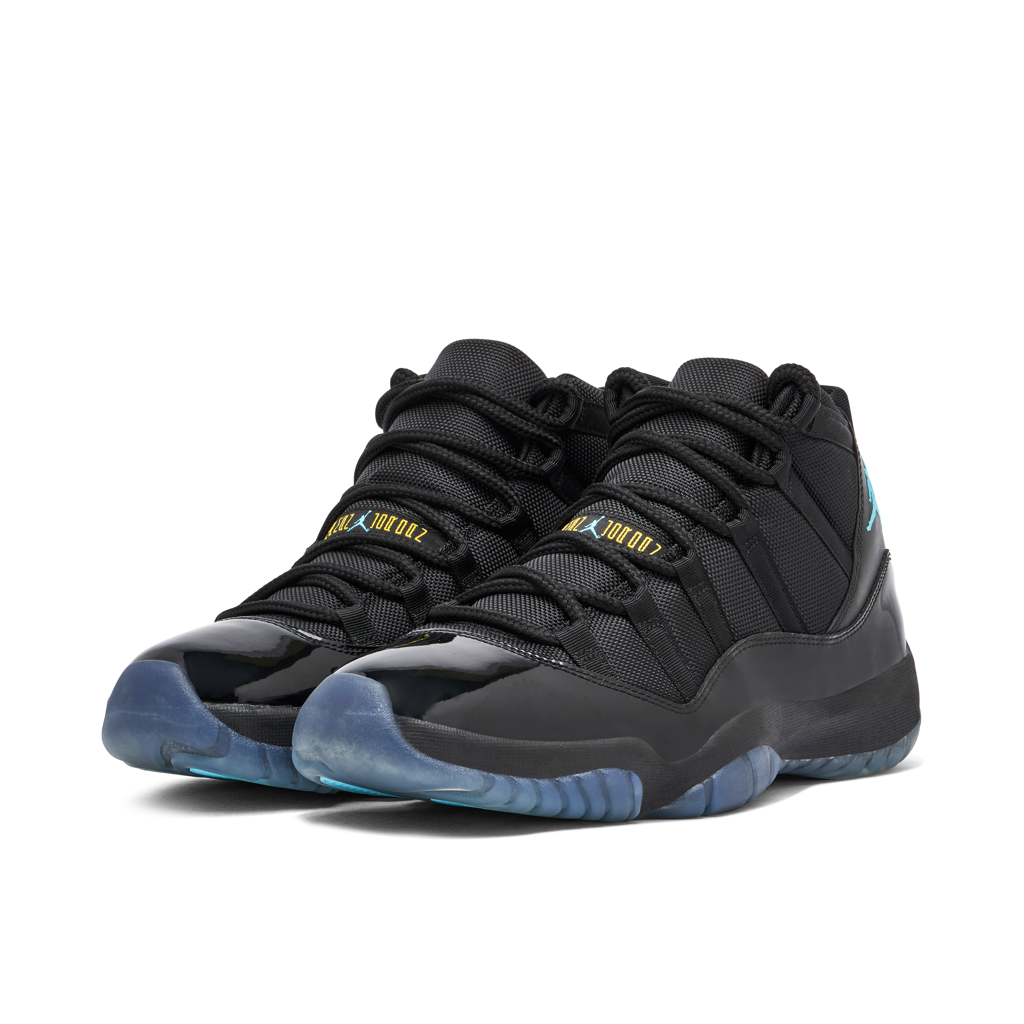 Jordan 11 bleu et noir best sale