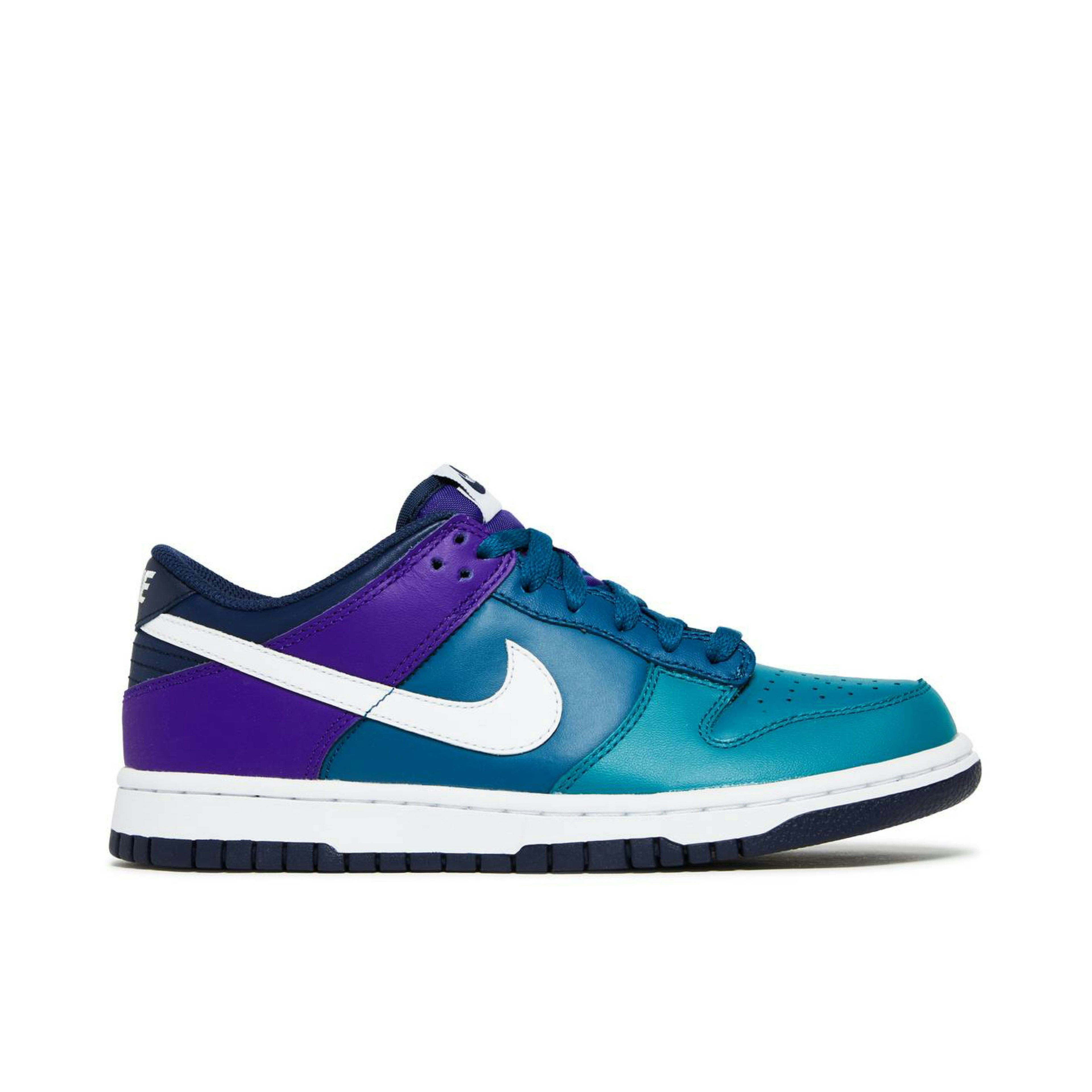 nike Details Dunk Low Bright Spruce Marina GS