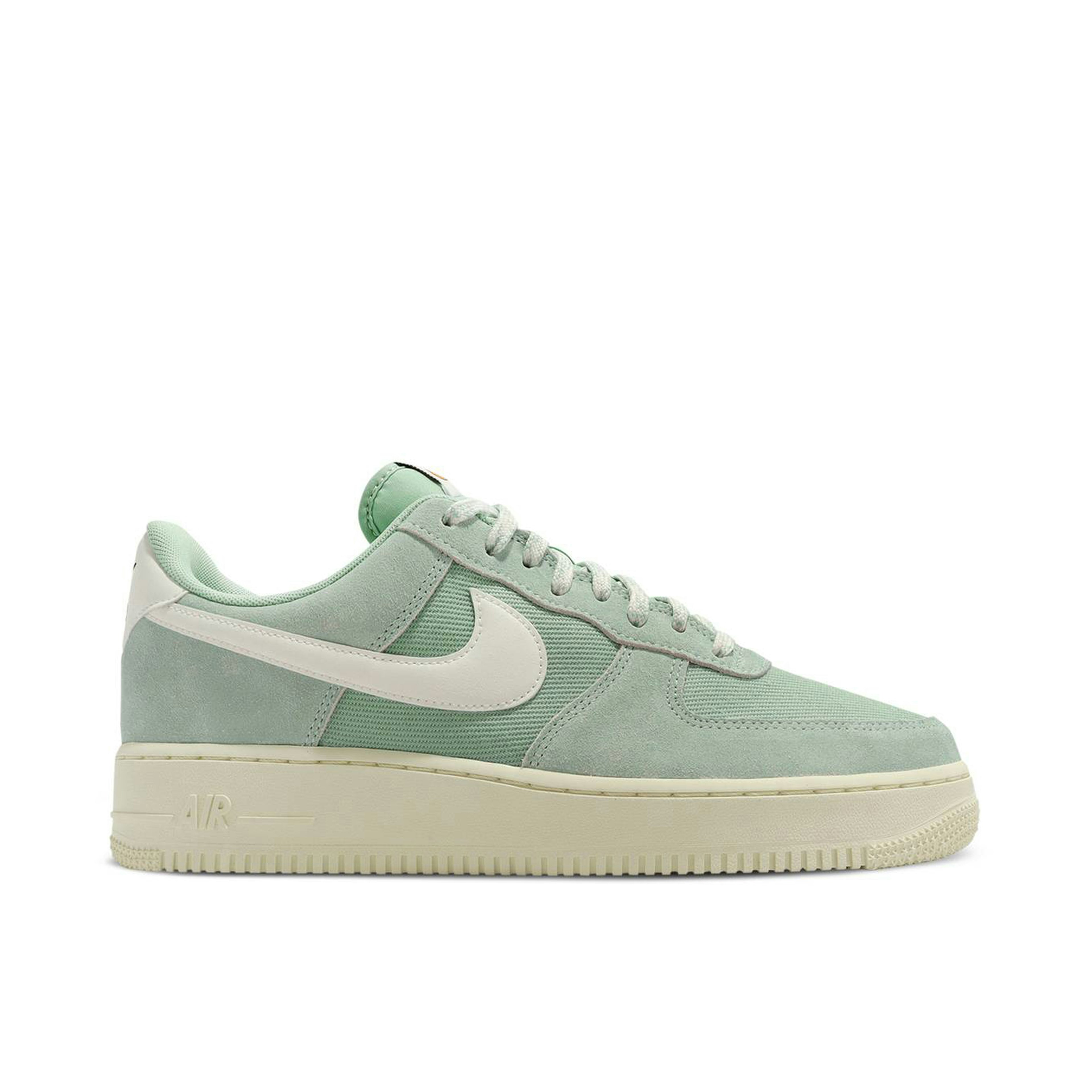 Nike Air Force 1 07 LV8 Enamel Green